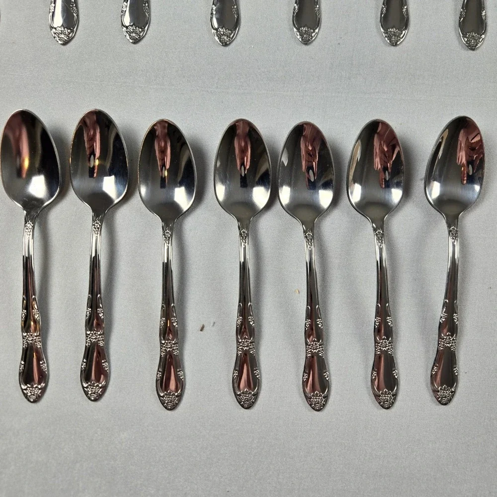 Wm A‎ Rogers Oneida Flatware Set 16pc Stainless Steel Floral Spoons Silverware